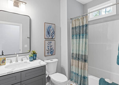 578 Lockwood Court Bathroom