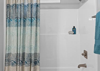 578 Lockwood Court Bathroom