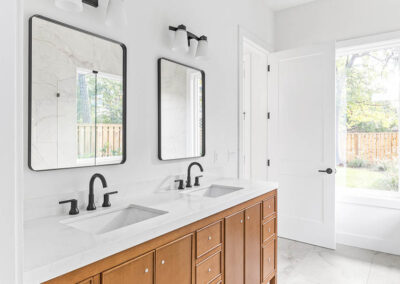 605 Augusta Avenue Bathroom